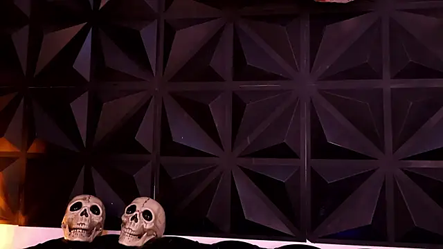 Snapshot of DaphneGlas chatting on October 20, 2025, 1:00 pm DaphneGlas online show from October 20, 2025, 1:00 pm