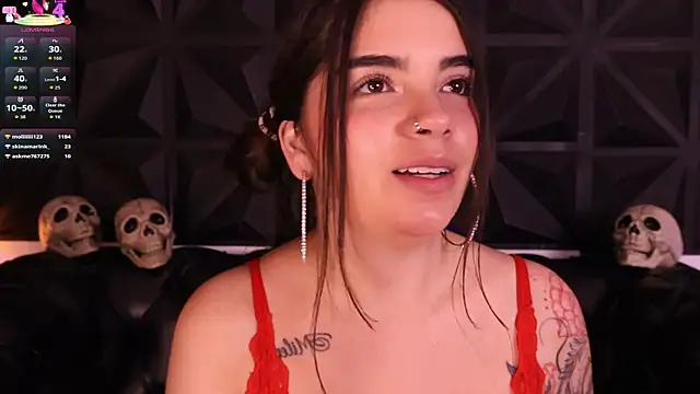 Snapshot of DaphneGlas chatting on October 28, 2025, 1:03 pm DaphneGlas online show from October 28, 2025, 1:03 pm