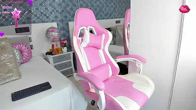 Snapshot of _AshleyPayton_ chatting on March 10, 2025, 8:56 pm AshleyPayton online show from March 10, 2025, 8:56 pm