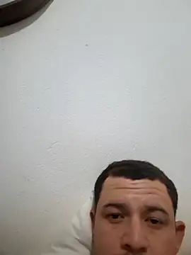 comcoroas online show from May 5, 2026, 1:02 am