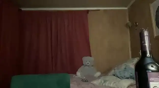 Snapshot of WhiteSnow09 chatting on March 8, 2025, 1:17 am WhiteSnow09 online show from March 8, 2025, 1:17 am