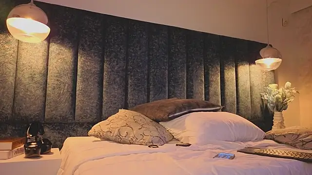 Ariannaa Suarez1 online show from November 4, 2025, 7:57 pm