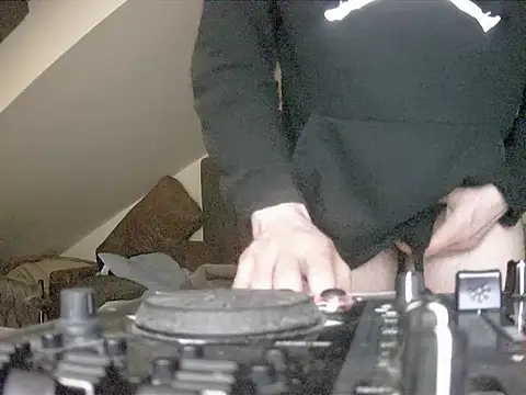 gryzoon online show from February 15, 2026, 4:53 am