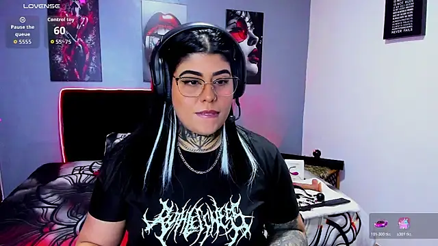 Veronika metal online show from May 10, 2026, 3:23 am