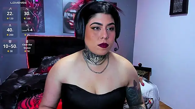 Veronika metal online show from May 13, 2026, 1:25 am