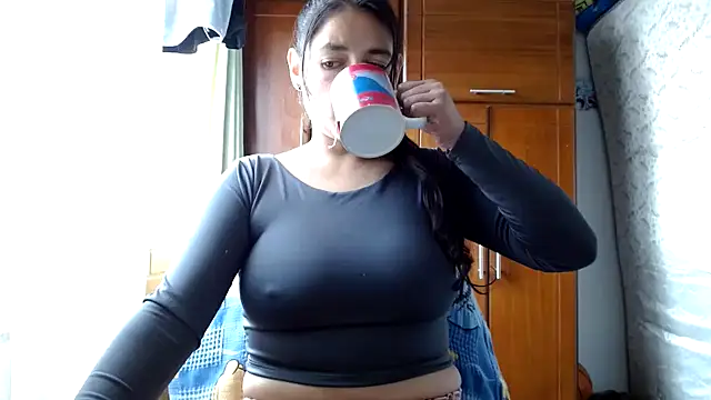 Escarcha-blue online show from May 12, 2026, 7:11 pm