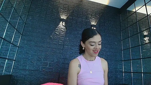 Vaiolett Smith online show from February 28, 2025, 5:26 pm