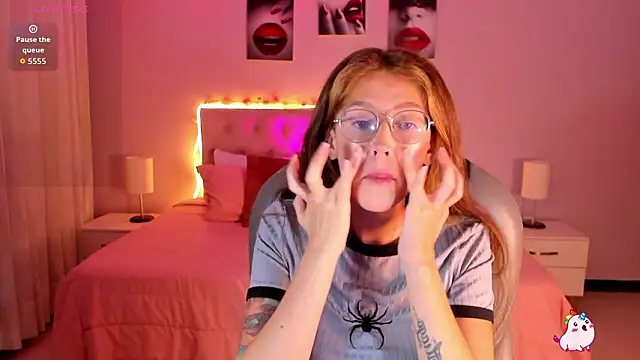 Emily Warren  online show from March 5, 2026, 7:54 pm