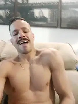 juniortche1313 online show from November 4, 2025, 4:39 pm