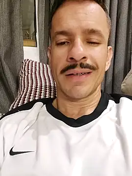 juniortche1313 online show from December 2, 2025, 1:55 am