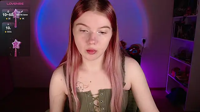 Strawberry juli online show from December 17, 2025, 6:41 am