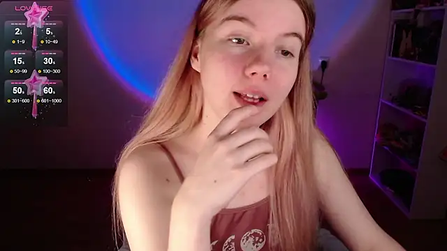 Strawberry juli online show from February 21, 2026, 2:12 am