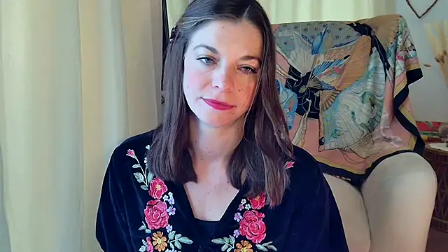 Snapshot of Rosemarie_Blu chatting on May 23, 2026, 6:18 am Rosemarie Blu online show from May 23, 2026, 6:18 am