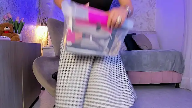 Liannaa  online show from March 5, 2026, 7:21 pm