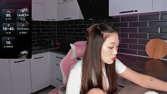 ShaiyaMinn3 online show from March 3, 2026, 6:25 pm