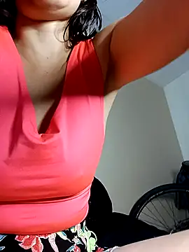 Snapshot of Ali3Martin chatting on March 10, 2025, 4:25 pm Ali3Martin online show from March 10, 2025, 4:25 pm