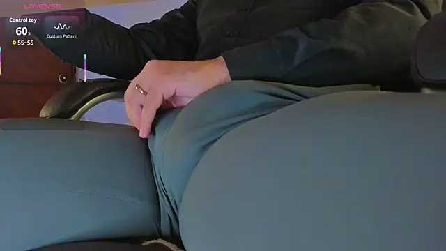 MxsterJohn online show from March 29, 2026, 4:23 am