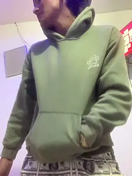 Babyalienqm online show from April 18, 2026, 9:24 am