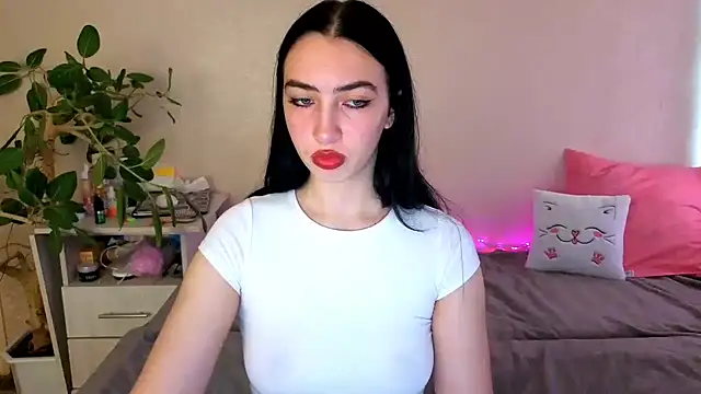 Snapshot of WildKittenX_ chatting on May 29, 2026, 3:59 am WildKittenX online show from May 29, 2026, 3:59 am