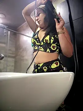 Mila LS online show from October 21, 2025, 1:01 pm