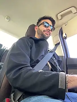 YJeromZCoxk online show from March 19, 2025, 12:45 pm