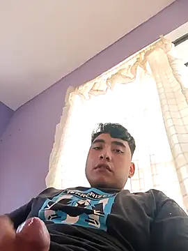 crisssalazar online show from March 10, 2025, 11:38 pm