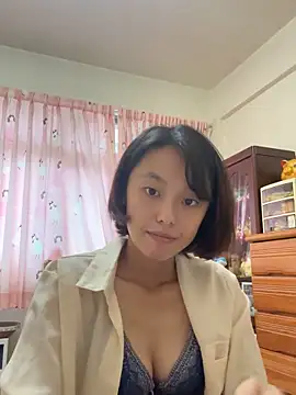 ladypaggy online show from November 14, 2025, 5:50 am