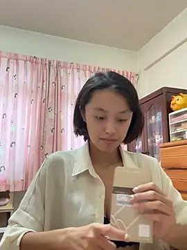 ladypaggy online show from December 21, 2025, 7:37 am