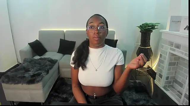 Qeen blackk online show from February 13, 2026, 8:38 pm