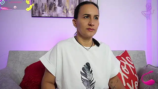 Sara Charmy online show from November 28, 2025, 9:56 am