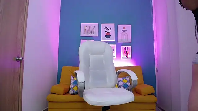 Snapshot of gabriela_beltran chatting on March 5, 2025, 1:50 pm gabriela beltran online show from March 5, 2025, 1:50 pm