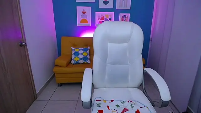 Snapshot of gabriela_beltran chatting on March 8, 2025, 12:20 pm gabriela beltran online show from March 8, 2025, 12:20 pm