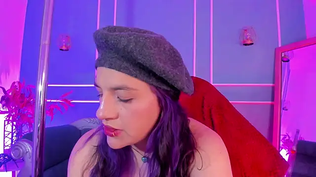 Snapshot of TaraTaylorr chatting on February 7, 2026, 3:21 am TaraTaylorr online show from February 7, 2026, 3:21 am