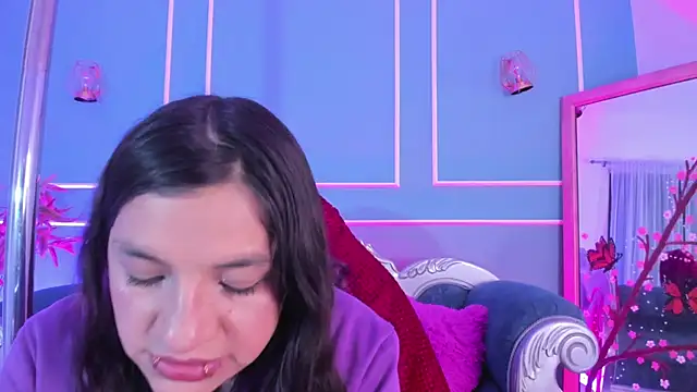 Snapshot of TaraTaylorr chatting on February 13, 2026, 4:19 am TaraTaylorr online show from February 13, 2026, 4:19 am