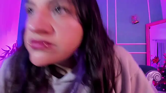 Snapshot of TaraTaylorr chatting on February 16, 2026, 3:35 am TaraTaylorr online show from February 16, 2026, 3:35 am