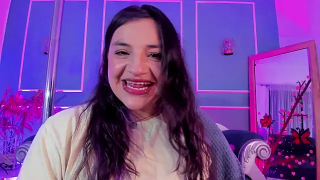 Snapshot of TaraTaylorr chatting on February 20, 2026, 3:25 am TaraTaylorr online show from February 20, 2026, 3:25 am