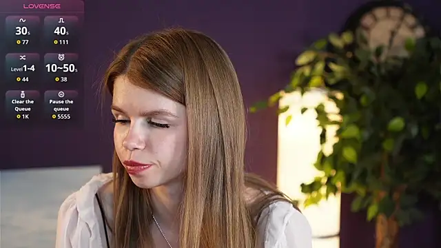 Snapshot of AmityDilley chatting on October 17, 2025, 7:44 am AmityDilley online show from October 17, 2025, 7:44 am