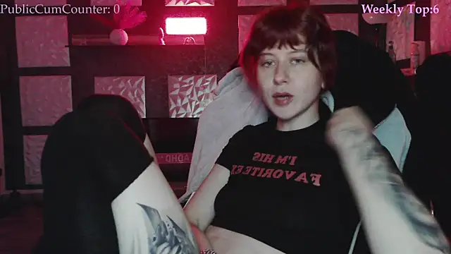 Snapshot of SweetSeraphine chatting on February 4, 2026, 7:36 am SweetSeraphine online show from February 4, 2026, 7:36 am