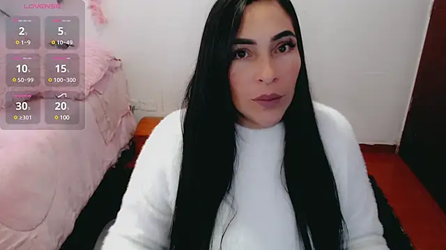 Snapshot of luna_lgomez_ chatting on March 4, 2025, 10:02 am luna lgomez online show from March 4, 2025, 10:02 am