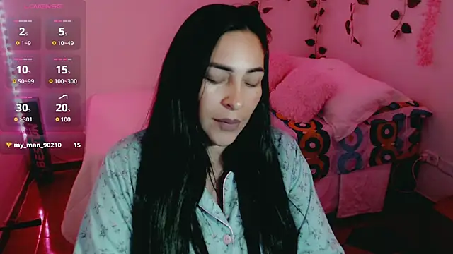 Snapshot of luna_lgomez_ chatting on March 15, 2025, 11:19 am luna lgomez online show from March 15, 2025, 11:19 am