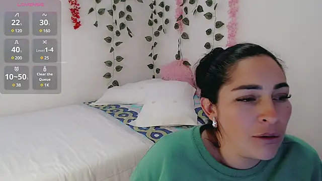 Snapshot of luna_lgomez_ chatting on March 18, 2025, 5:21 pm luna lgomez online show from March 18, 2025, 5:21 pm