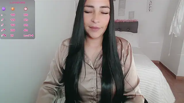 Snapshot of luna_lgomez_ chatting on October 1, 2025, 1:39 pm luna lgomez online show from October 1, 2025, 1:39 pm