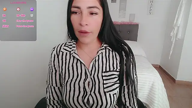 Snapshot of luna_lgomez_ chatting on October 9, 2025, 12:14 pm luna lgomez online show from October 9, 2025, 12:14 pm