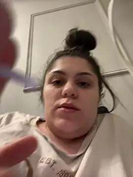 Layla- online show from January 30, 2025, 5:39 pm