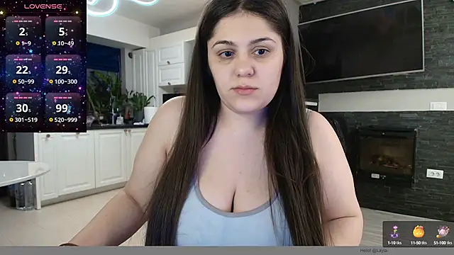 Layla- online show from February 23, 2025, 7:38 pm