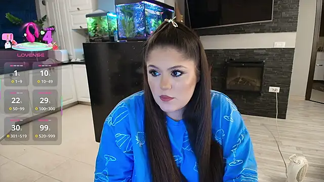 Layla- online show from November 8, 2025, 7:23 pm