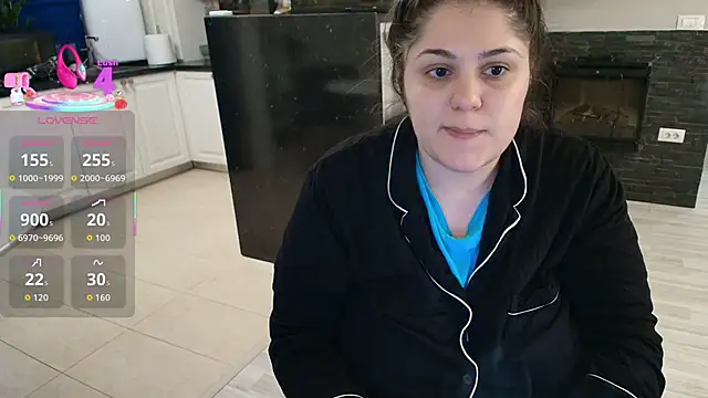 Layla- online show from January 14, 2026, 1:06 pm