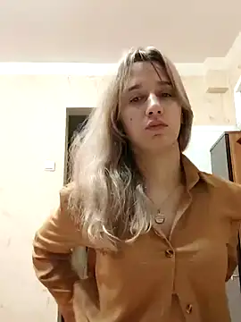 Aurorahoney online show from March 2, 2025, 7:45 pm