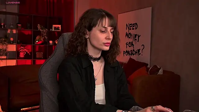 Snapshot of OliviaMcClean chatting on April 24, 2026, 6:43 pm OliviaMcClean online show from April 24, 2026, 6:43 pm