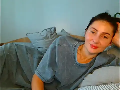 Irina9793 online show from May 20, 2026, 9:37 am